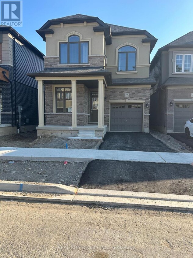 Primary Photo - 88 Macklin St