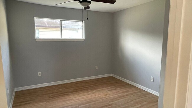 Building Photo - 3-bedroom, 2-bathroom house