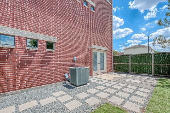 Foto del edificio - 650 Westcross St