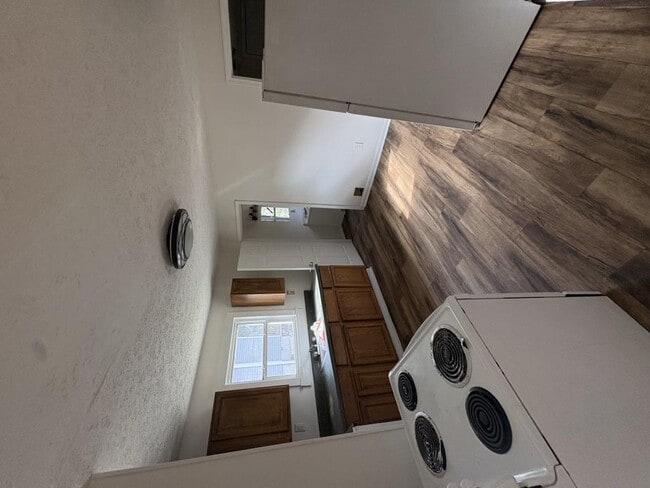 Foto del edificio - 717 Sanders Ln