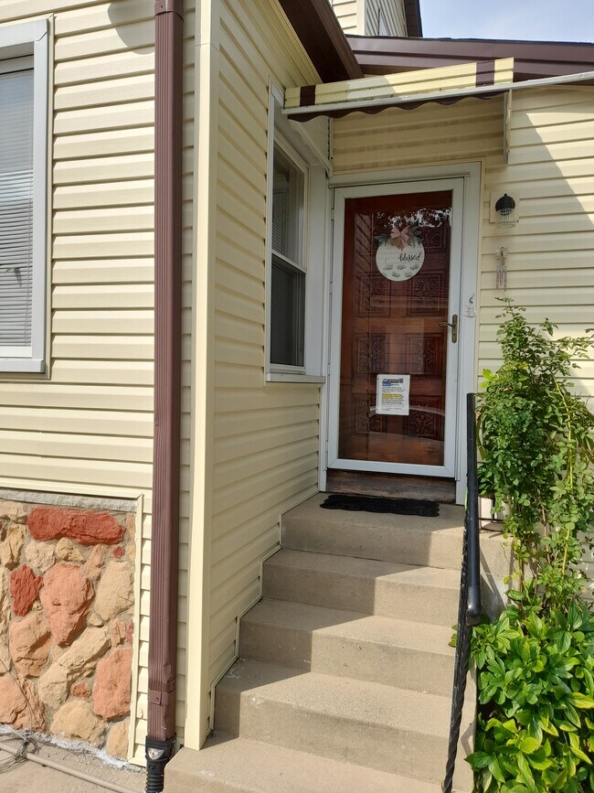 Building Photo - 3128 N Oketo Ave