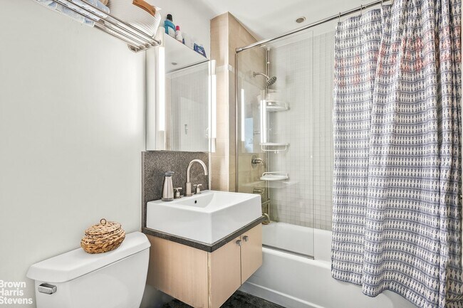 Foto del edificio - 120 Greenwich St