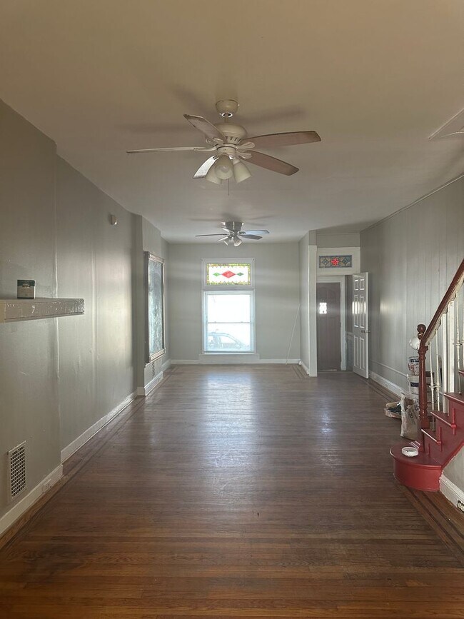 Foto del edificio - Spacious Home! W/D Hook-Up! Available Now!