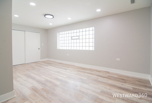 Foto del edificio - 6141 N Hermitage Ave
