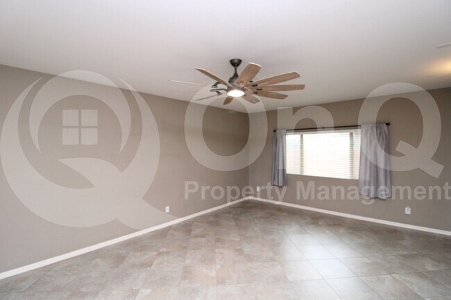 Building Photo - 41407 Ebony St
