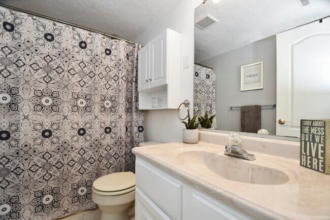 Foto del edificio - 200 Falls Blvd