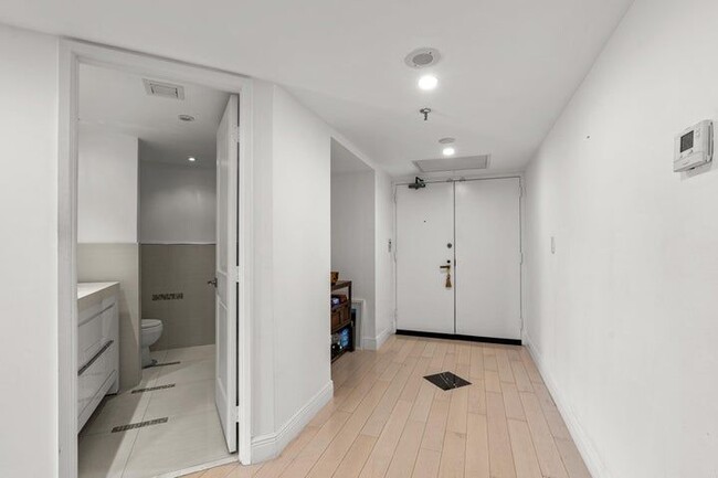 Foto del edificio - 520 Brickell Key Dr