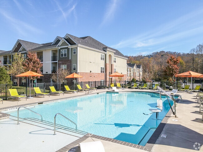 Pool - Hawthorne at Southside III