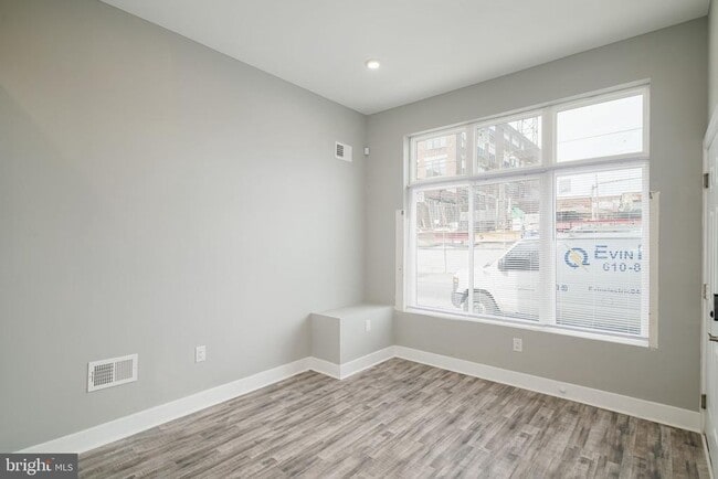 Foto del edificio - 1443 N 8th St