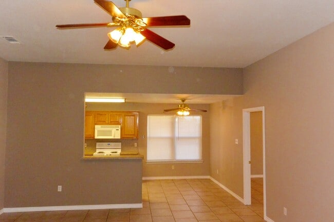 Foto del edificio - AVAILABLE NOW Single Family Home 3/2/2