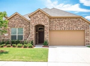 Building Photo - 3700 Hazelhurst Dr