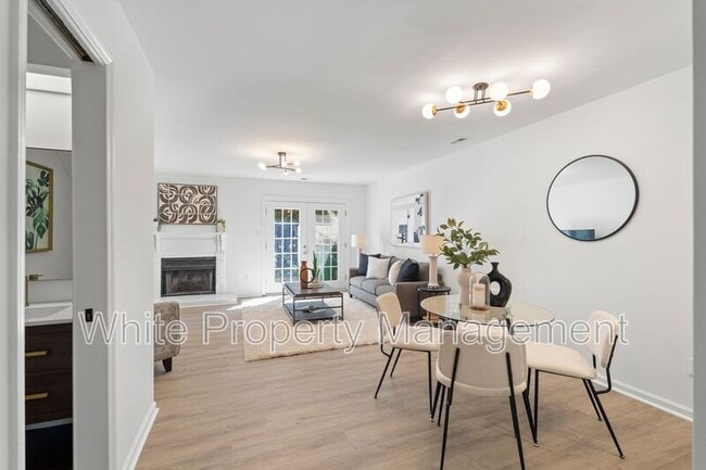 Building Photo - 9231 Kings Canyon Dr