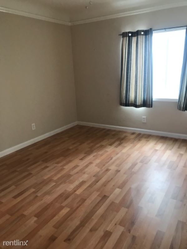 Building Photo - 931 W Elberon Ave