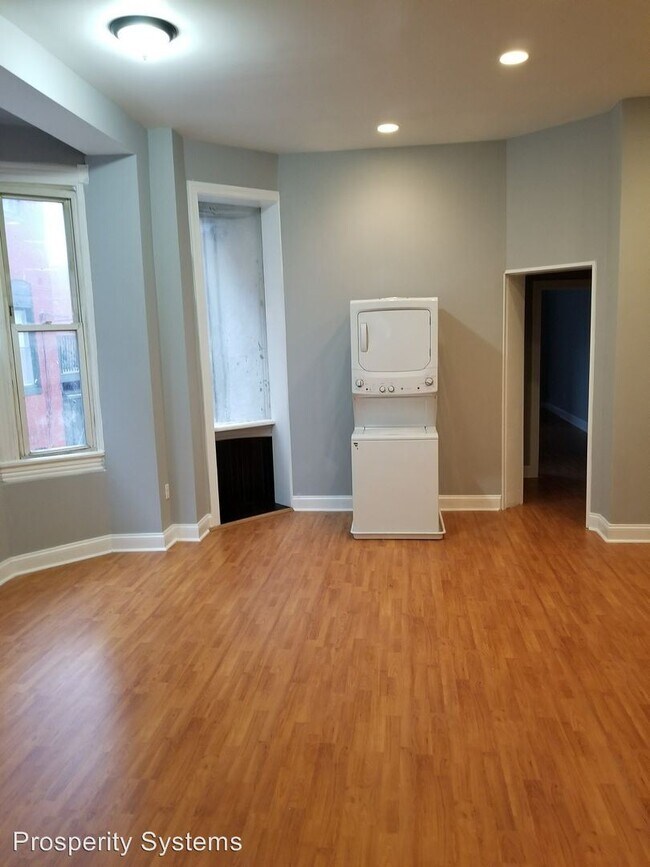 Building Photo - 2 br, 1.5 bath Apartment - 205 E Preston St