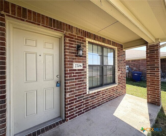 Foto del edificio - 2706 Ashley Dr