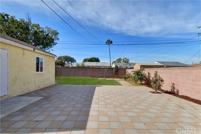 Building Photo - 14783 Roxton Ave