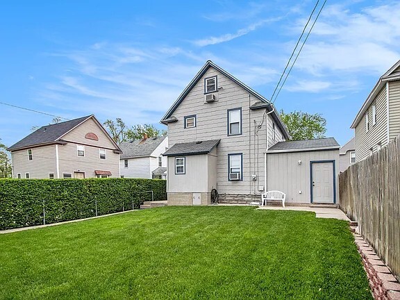 Back - 702 Portage Ct