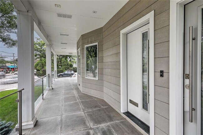 Building Photo - 168 Elmgrove Ave