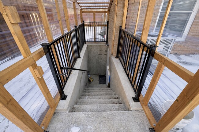 Building Photo - 10 Salisbury Cir