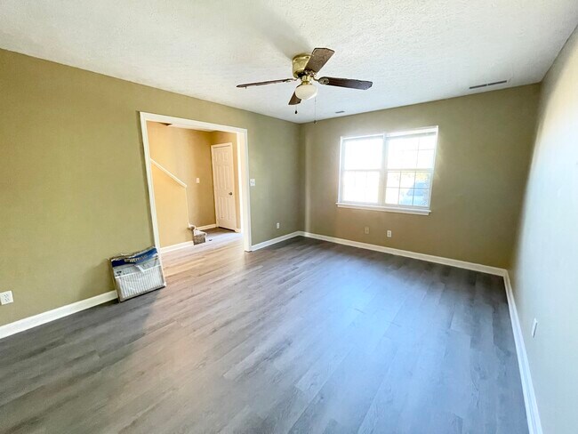 Building Photo - 105 Hillridge Ct