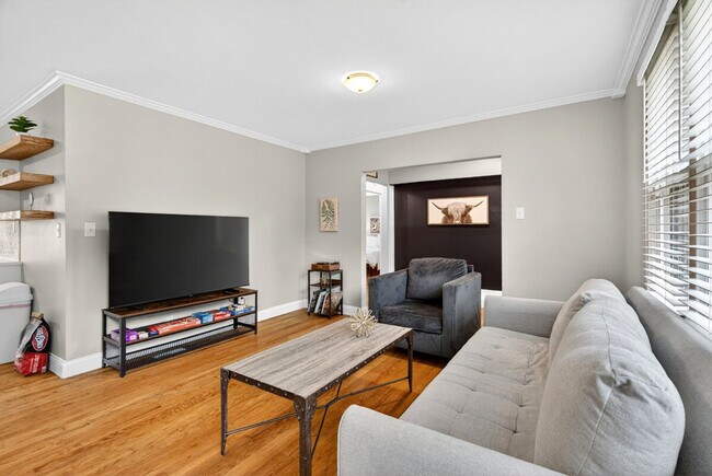 Foto del edificio - 1091 Purcell Ave