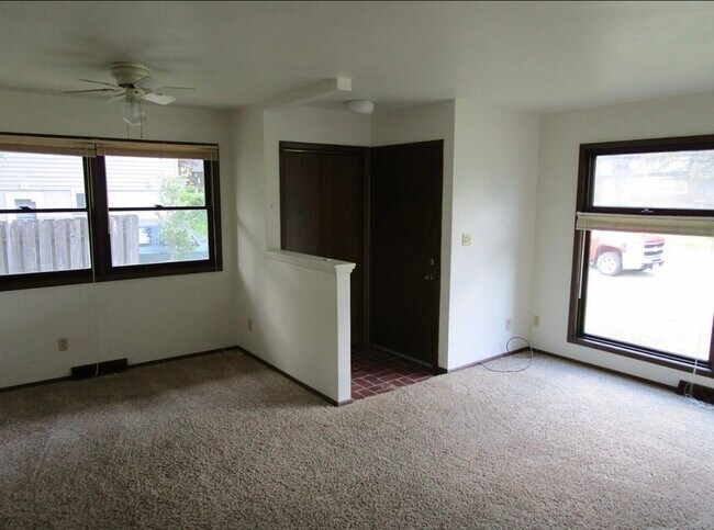 Foto del edificio - 507 Baker Dr