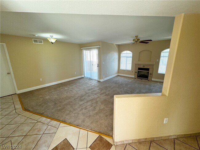 Building Photo - 4555 E Sahara Ave