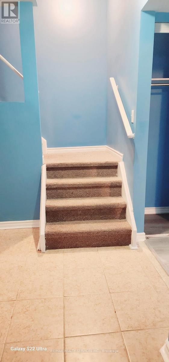 Building Photo - 41 Charger Ln