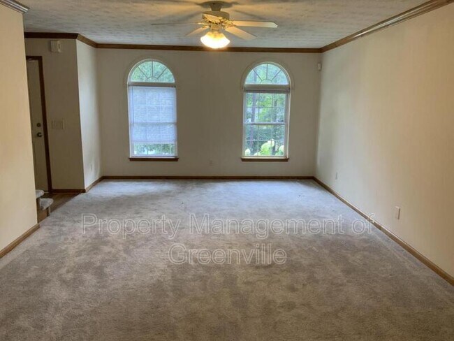 Foto del edificio - 207 Courtneybrook Trail