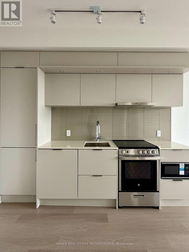 Photo du bâtiment - 448 Burnhamthorpe Rd W