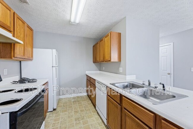 Building Photo - 5607 Strathmoor Manor Cir