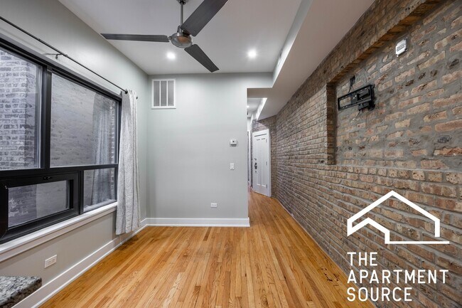 Foto del edificio - 3716 W Belmont Ave