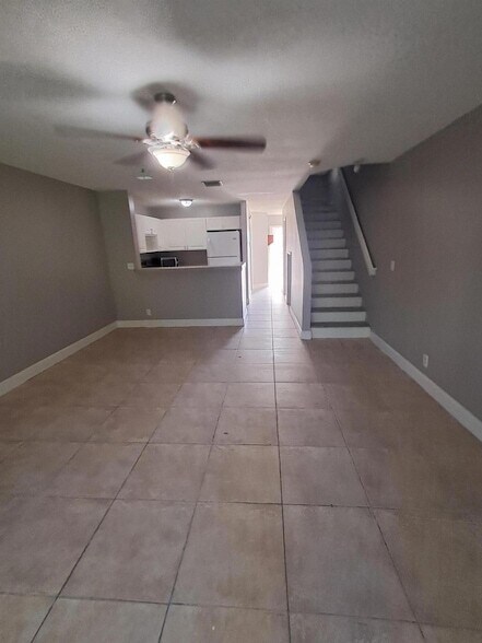 Foto del edificio - 2702 Lakeview Dr W