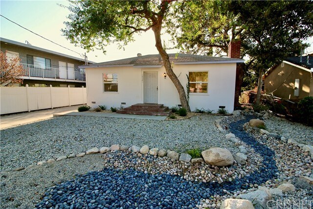 Primary Photo - 10321 Jordan Ave