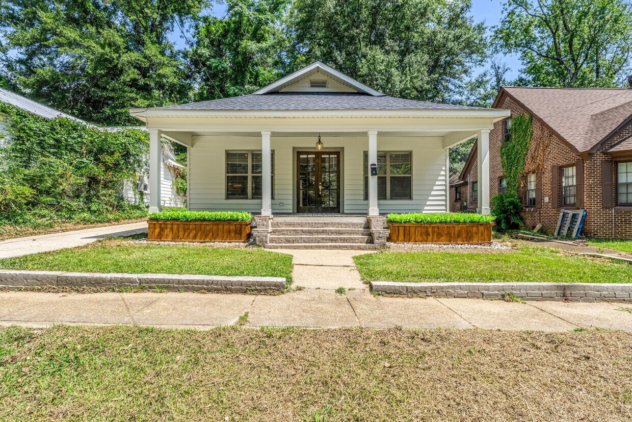 Foto principal - Renovated 3 Bedroom 3.5 Bath Home for Rent!