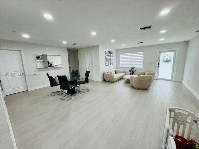 Foto del edificio - 75 SW 18th Ave