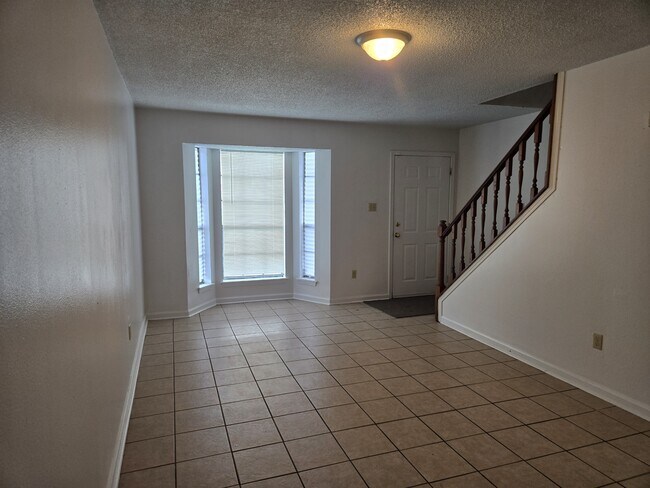 Foto del edificio - 113 Oak Ridge Ave