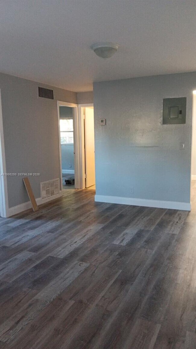 Foto del edificio - 5640 NW 15th St