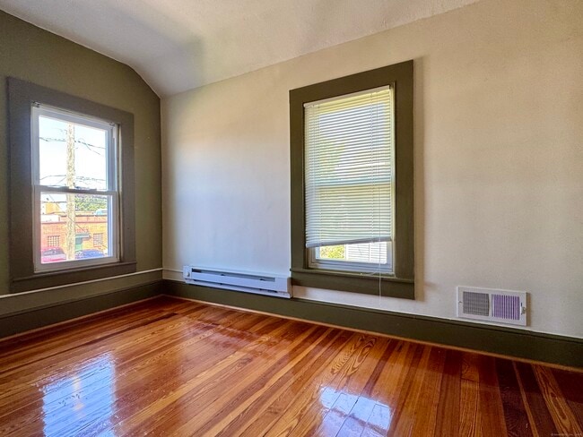 Building Photo - 106 Vanderbilt Ave