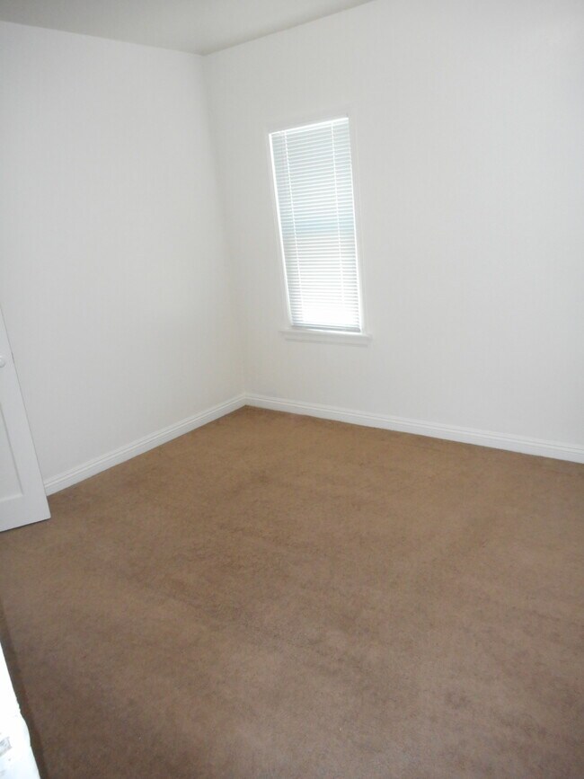 dormitorio grande - 7336 Comstock Ave