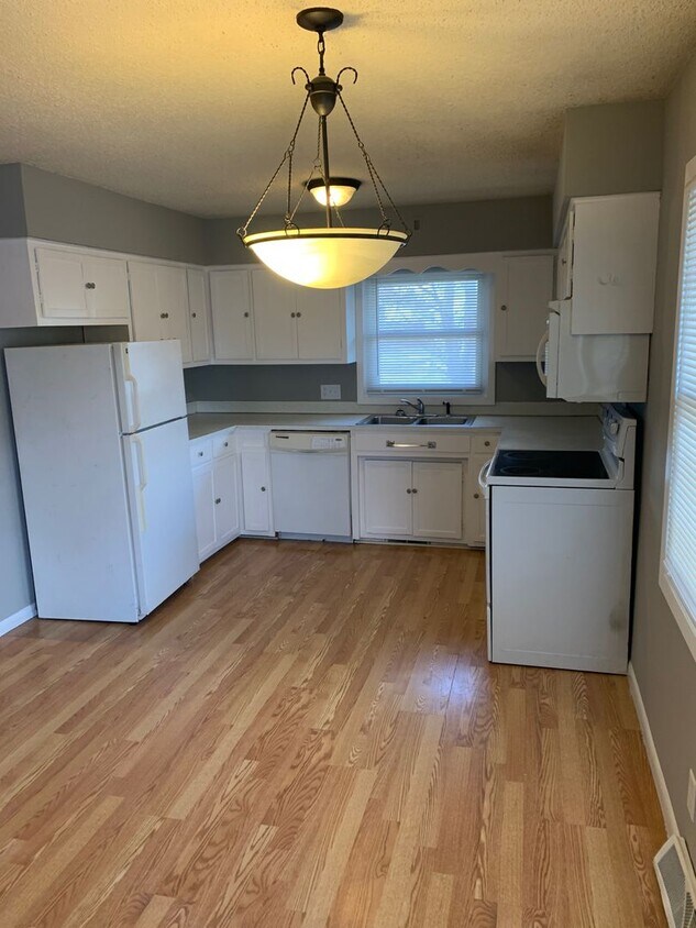Primary Photo - Charming 3 bedroom house St. Cloud!