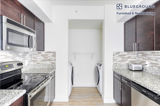 Foto del edificio - 987 SW 37th Ave