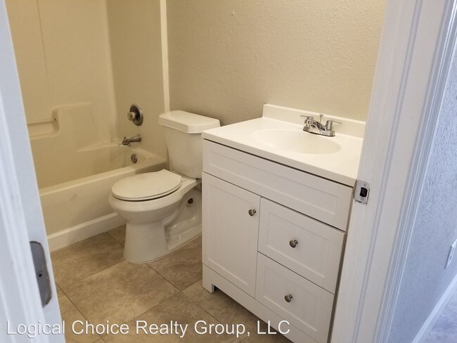 Foto del edificio - 3 br, 2 bath House - 4708 Golfview Blvd.