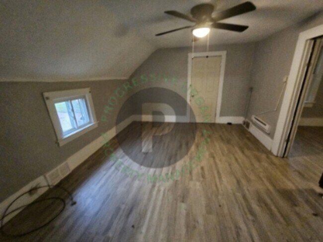 Foto del edificio - 4067 E 57th St