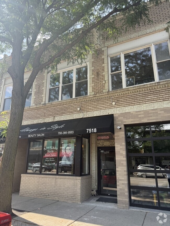 Building Photo - 7518 Madison St