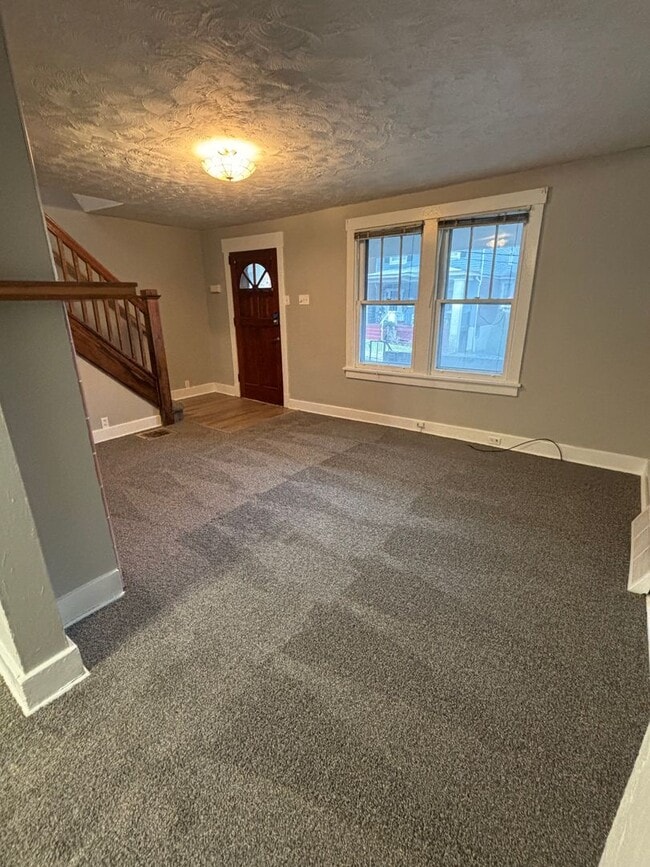 Building Photo - Updated 3 Bedroom Home in Dormont!