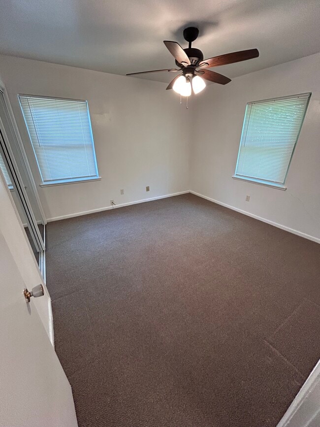 Foto del edificio - 2801 William Brewster Dr