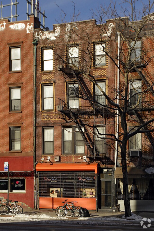 Building Photo - 117 First Ave
