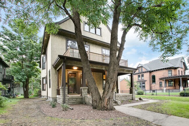 Foto del edificio - 1609 Elliot Ave