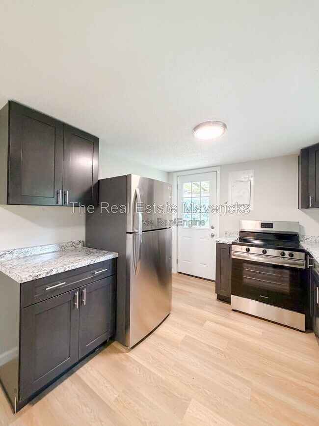 Foto del edificio - 132 Edgewood St